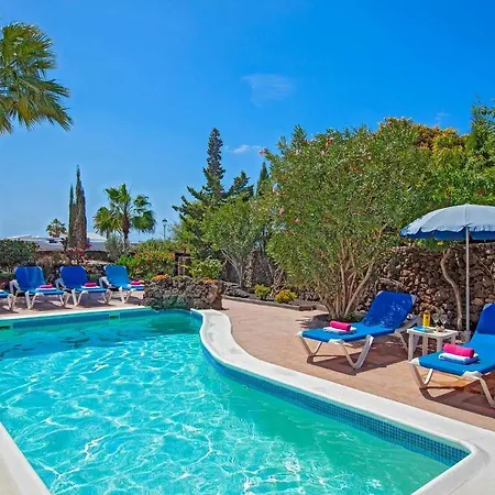 Puerto Del Carmen Sleeps 8 Air Con Wifi *