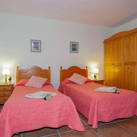 Puerto Del Carmen Sleeps 8 Air Con Wifi Villa Puerto del Carmen (Lanzarote)